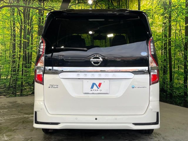 安心の最長10年・走行無制限保証(有償)をご用意。保証内容も充実はもちろん、無料点検&オイル交換や、年中無休の全国・24時間ロードサービスも付帯されておりますのでご安心下さい。