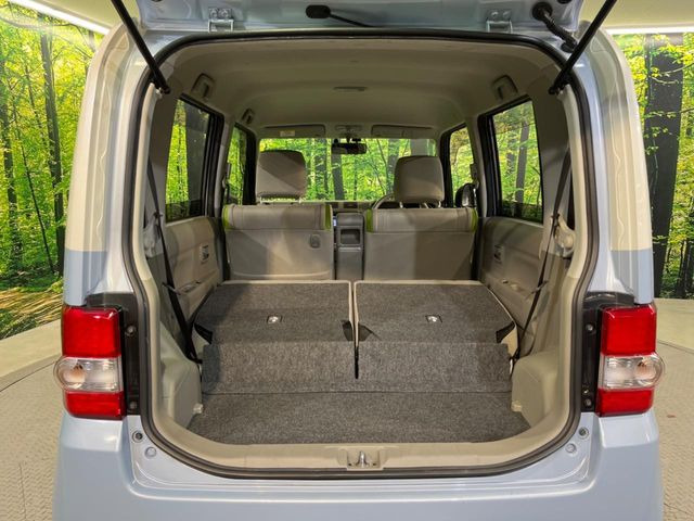 ���i�̂���������ʋ΁A���}���ɏ\���ȉ׎��X�y�[�X���m�ۂ��Ă���܂��B�Z�J���h�V�[�g��|���ƁA�傫�ȉו��̐ύڂ��\�ł���