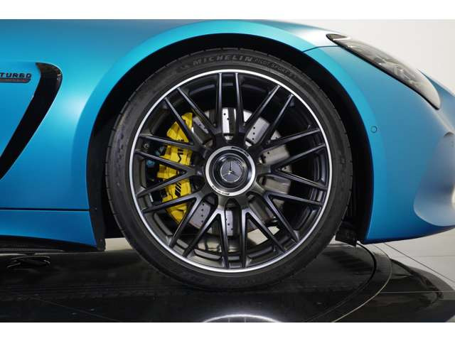 ����21�C���`AMG�A���~�z�C�[��(�b��)���I������A�X�|�[�e�B�[�ȑ����ɂȂ��Ă���܂��B