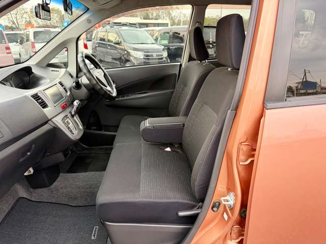 ���������ԑ����W�����ł�!���̋@��ɐ��񂲗��X������!