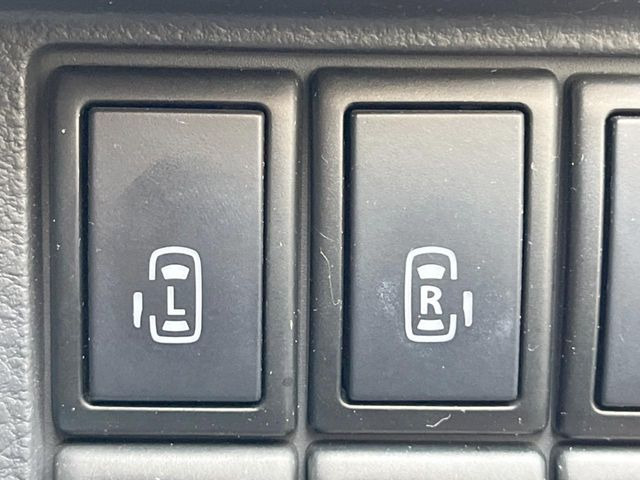 �y�����X���C�h�h�A�z���ԏ�ŗׂ̎ԂƂ̊Ԋu���������ɂ������A�X���C�h�h�A�Ȃ���S!�h�A�I�[�v������������炸�A�J�������L���̂ŏ��~�肪�Ƃ��Ă��ȒP�ł��B�傫�ȉו��̏o���������Ȃ���\��