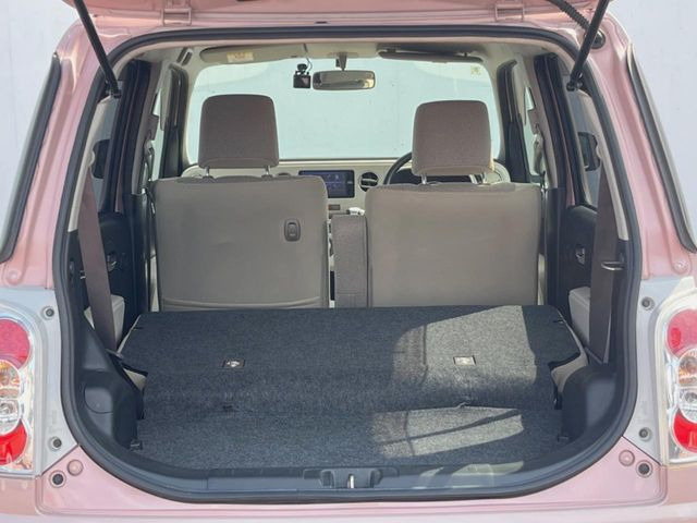 ���i�̂���������ʋ΁A���}���ɏ\���ȉ׎��X�y�[�X���m�ۂ��Ă���܂��B�Z�J���h�V�[�g��|���ƁA�傫�ȉו��̐ύڂ��\�ł���