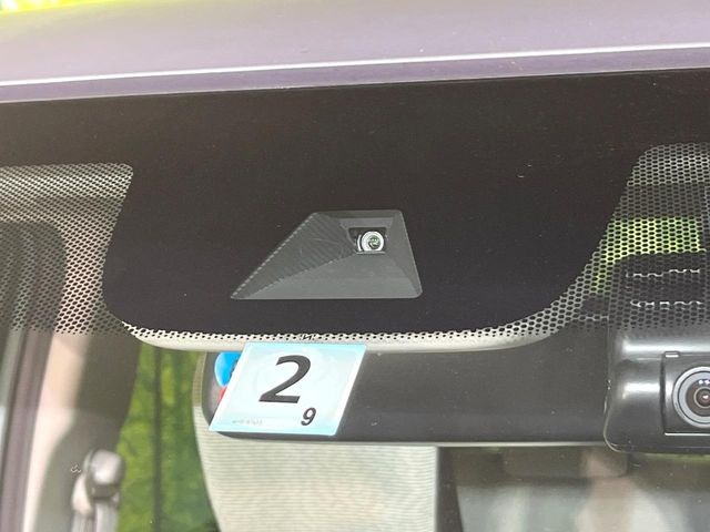 �y�z���_�Z���V���O�z���s���ɑO���̎ԗ�����F�����A�Փ˂������Ȏ��͌x��ƃu���[�L�ŏՓˉ���Ɣ�Q�y�����A�V�X�g�B�����S�Ƀh���C�u�����y���݂��������܂��B