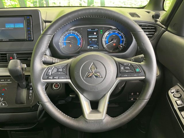 �y�����v�����X�e�A�����O�z�㎿�Ȋv���g�p���邱�ƂŁA��ɂ����������݂ƂĂ��^�]���₷���n���h���ł���