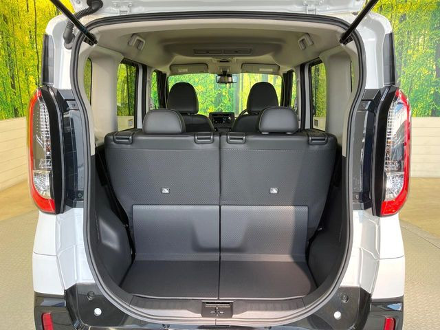 ���i�̂���������ʋ΁A���}���ɏ\���ȉ׎��X�y�[�X���m�ۂ��Ă���܂��B�Z�J���h�V�[�g��|���ƁA�傫�ȉו��̐ύڂ��\�ł���