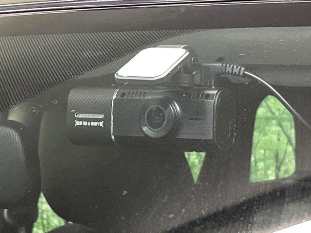 【ドライブレコーダー】ドライブレコーダー装備!走行中はもちろん、あおり運転や事故に遭遇した際、映像で記録し、万一のリスクに備えます。※記録用SDカードはお客様ご自身でご準備いただく必要があります。