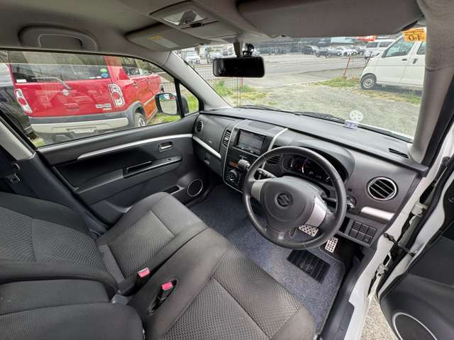 初心者の方でも安心して運転していただける視野の広さとなっております。