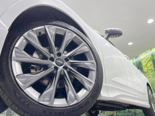 �y����21�C���`�A���~�z�C�[���z�O�ςɃ}�b�`���������A���~�z�C�[���𑕒����Ă���܂��B�e��ЊO�A���~�z�C�[����A�X�^�b�h���X�^�C�����戵�����Ă���܂��B���񂲑��k����������