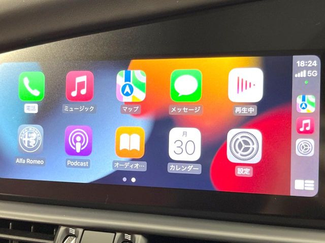 ��Apple Car Play:�X�}�z�Ƃ̗L���ڑ��ŁA�i�r�E�I�[�f�B�I�Đ��ȂǃX�}�z�̃A�v���@�\����ʂł��g����֗��@�\�ł�!