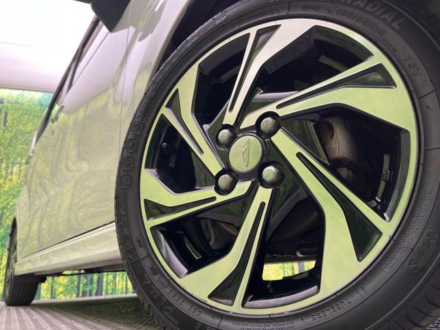 �y����15�C���`�A���~�z�C�[���z�O�ςɃ}�b�`���������A���~�z�C�[���𑕒����Ă���܂��B�e��ЊO�A���~�z�C�[����A�X�^�b�h���X�^�C�����戵�����Ă���܂��B���񂲑��k����������