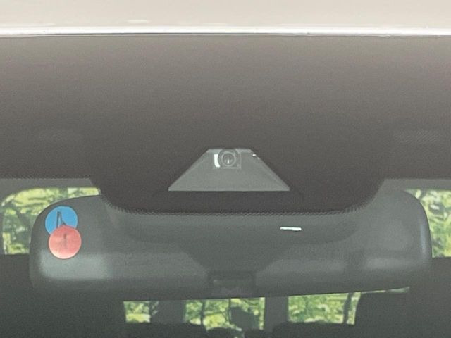 �y�g���^�Z�[�t�e�B�Z���X�z���s���ɑO���̎ԗ�����F�����A�Փ˂������Ȏ��͌x��ƃu���[�L�ŏՓˉ���Ɣ�Q�y�����A�V�X�g�B�����S�Ƀh���C�u�����y���݂��������܂��B