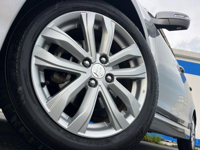 �y�����A���~�z�C�[���z�O�ςɃ}�b�`���������A���~�z�C�[���𑕒����Ă���܂��B�e��ЊO�A���~�z�C�[����A�X�^�b�h���X�^�C�����戵�����Ă���܂��B���񂲑��k����������