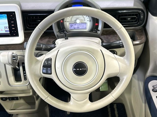 �y�����v�����X�e�A�����O�z�㎿�Ȋv���g�p���邱�ƂŁA��ɂ����������݂ƂĂ��^�]���₷���n���h���ł���