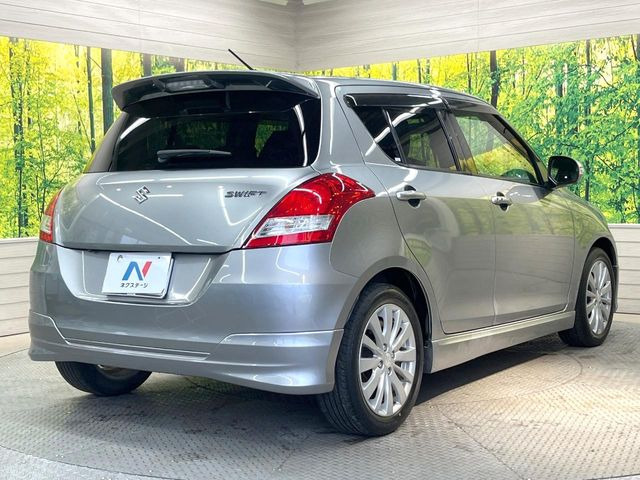 大好評を頂いておりますボディの弾スプラッシュコートも好評受付中。通常のガラスコートと異なる、耐久年数6年の無機質ガラスコーティングが、ボディをキレイな状態に保ってくれます。