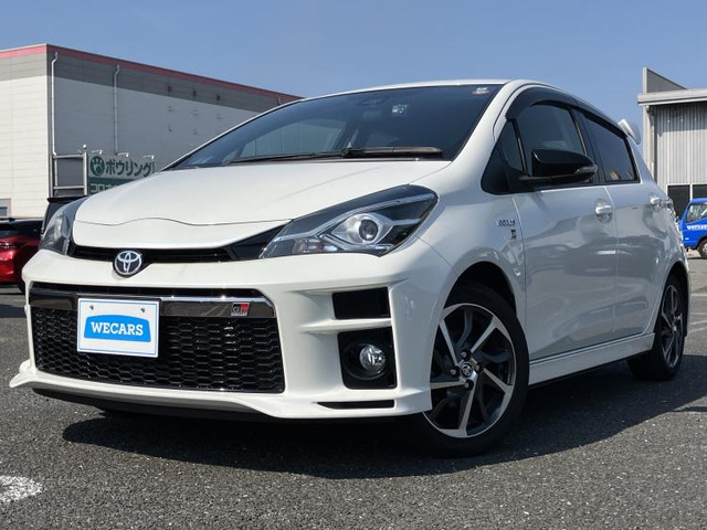 ヴィッツ1.5 ハイブリッド GR スポーツ