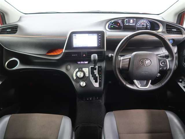 シエンタハイブリッド 1.5 G クエロ