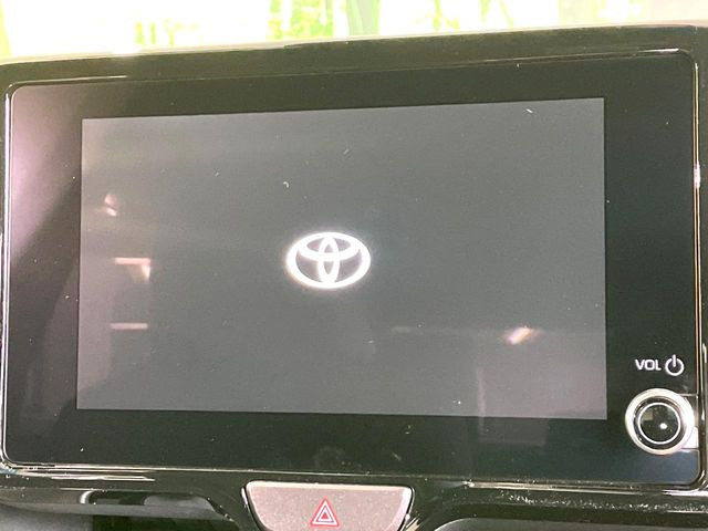 �y8�C���` �f�B�X�v���C�I�[�f�B�I�z���ʂ̃f�B�X�v���C��AppleCarPlay��AndroidAuto�����p�\�B�傫�ȉ�ʂŃX�}�z�i�r�A�v���������p���������܂���