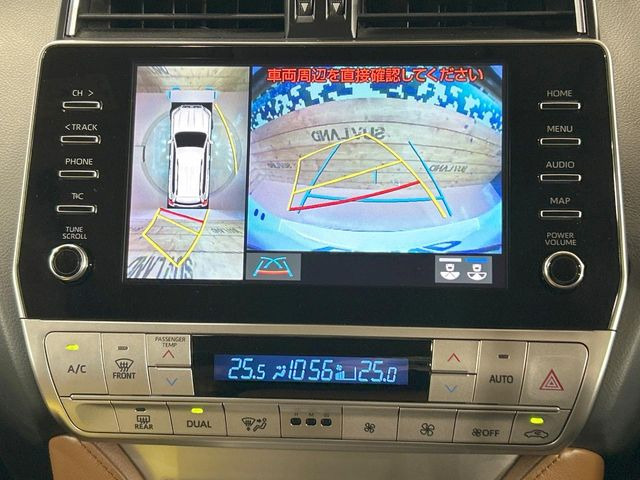 【パノラミックビューモニター】専用のカメラにより、上から見下ろしたような視点で360度クルマの周囲を確認することができます☆死角部分も確認しやすく、狭い場所での切り返しや駐車もスムーズに行えます。