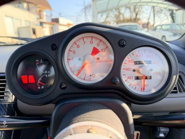 気になるお車がありましたら右の電話番号から直接お店にお問い合わせください。支払方法から車両情報、状態までなんでもご説明させて頂きます。スタッフ一同ご連絡お待ちしております。