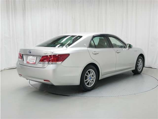 クラウンハイブリッド 2.5 ロイヤルサルーン Four 4WD