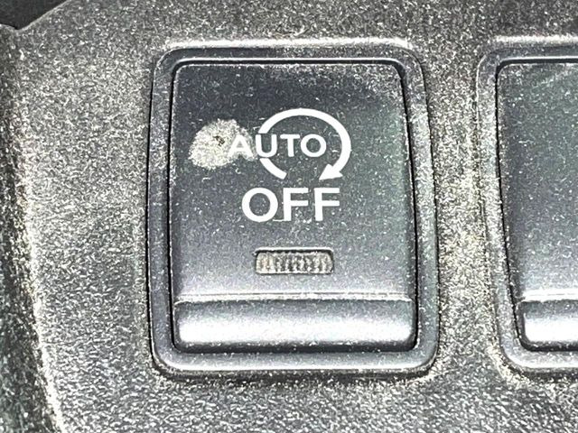 �y�A�C�h�����O�X�g�b�v�z�ԐM����a�؂Œ�Ԃ����ۂɃG���W�����~���A���ʂȔR���̏����}���܂��B�R��������ی�ɂȂ���@�\��G���W���̓u���[�L�𗣂��΍Ďn�����܂��B