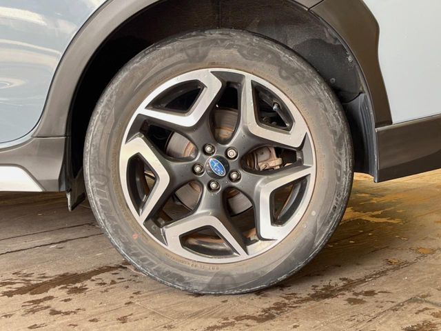 �y����18�C���`�A���~�z�C�[���z�O�ςɃ}�b�`���������A���~�z�C�[���𑕒����Ă���܂��B�e��ЊO�A���~�z�C�[����A�X�^�b�h���X�^�C�����戵�����Ă���܂��B���񂲑��k����������