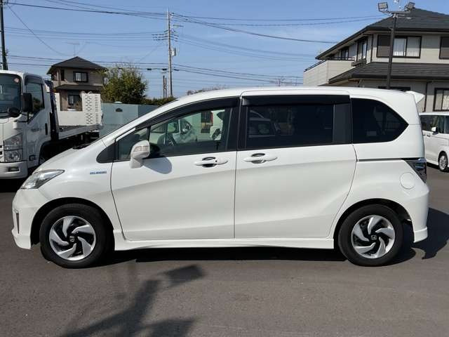 フリードハイブリッド1.5 ジャストセレクション