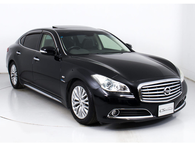 ガラス系ボディコーティングご施工可能です!下地作りからこだわり塗装面の艶や輝きを取り戻し肉厚被膜で塗装面を守ります!