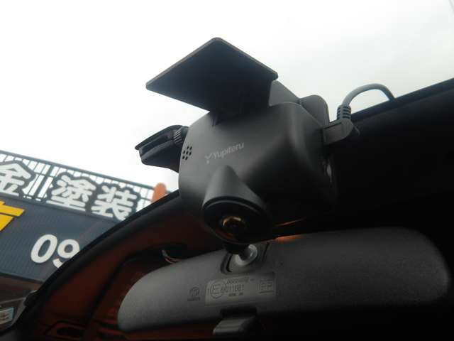 ���S�E���S�ȃJ�[���C�t�ɕK�{�̃h���C�u���R�[�_�[�𑕔�!���s���͂������A������^�]�⎖�̂ɑ��������ۂ̏󋵂��f���ŋL�^�ł���̂ŁA�h���C�u���R�[�_�[�����Ă���ƈ��S�ł�!