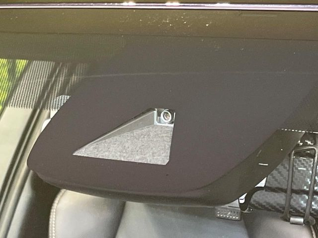 �y�g���^�Z�[�t�e�B�Z���X�z���s���ɑO���̎ԗ�����F�����A�Փ˂������Ȏ��͌x��ƃu���[�L�ŏՓˉ���Ɣ�Q�y�����A�V�X�g�B�����S�Ƀh���C�u�����y���݂��������܂��B