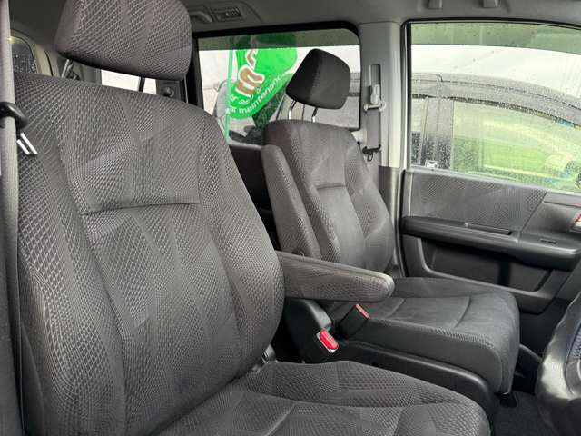 �V�[�g�͐G��S�n�A����S�n�Ƃ��ɏ㎿�Ȏd�オ��B�����ւ̒������h���C�u�ł����ɂ����A���K�ȃh���C�u���y���߂܂��B