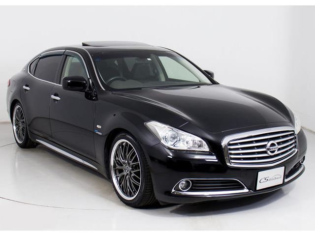 ガラス系ボディコーティングご施工可能です!下地作りからこだわり塗装面の艶や輝きを取り戻し肉厚被膜で塗装面を守ります!