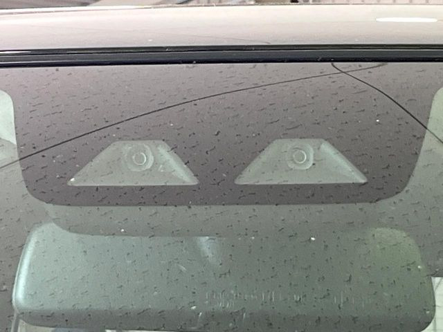 �y�X�}�[�g�A�V�X�g�z���s���ɑO���̎ԗ�����F�����A�Փ˂������Ȏ��͌x��ƃu���[�L�ŏՓˉ���Ɣ�Q�y�����A�V�X�g�B�����S�Ƀh���C�u�����y���݂��������܂��B