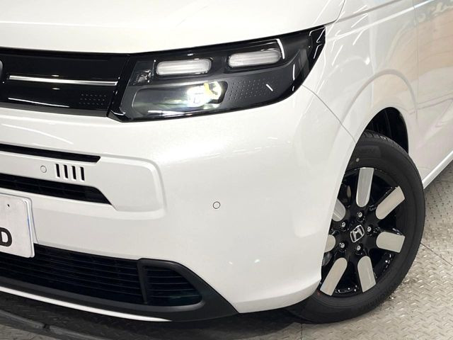 �yLED�w�b�h���C�g�z���V����ԑ��s�����ǍD�Ȏ��E���m�ۂ����S���ĉ^�]�ł��鍂�P�xLED�w�b�h���C�g�𑕔�!�_�����x�������A����d�͂��}�����Ă��܂��B