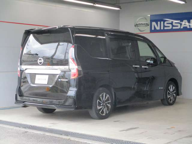 セレナ1.2 e-POWER ハイウェイスターV