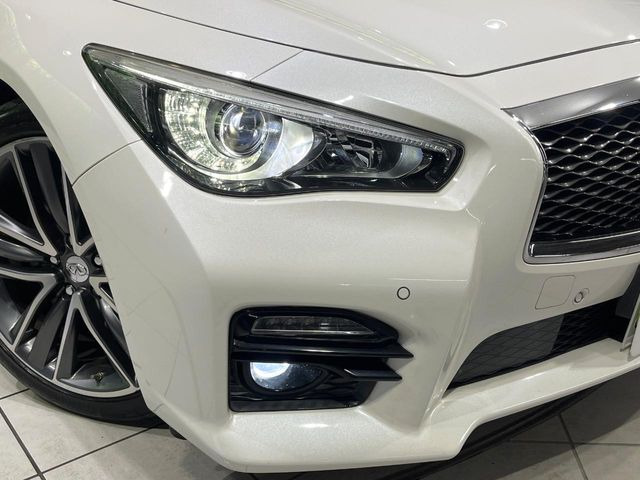 �yLED�w�b�h���C�g�z���V����ԑ��s�����ǍD�Ȏ��E���m�ۂ����S���ĉ^�]�ł��鍂�P�xLED�w�b�h���C�g�𑕔�!�_�����x�������A����d�͂��}�����Ă��܂��B