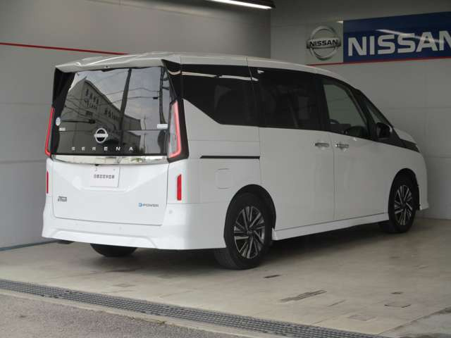 セレナ1.4 e-POWER ハイウェイスターV