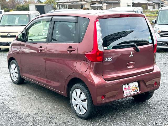 ���X�ł͌y�����Ԃ��畁�ʎԂ܂ŕ��L���I�[�����[�J�[�̎Ԏ�E�F�E�O���[�h��L�x�ɑ����Ă���܂��B