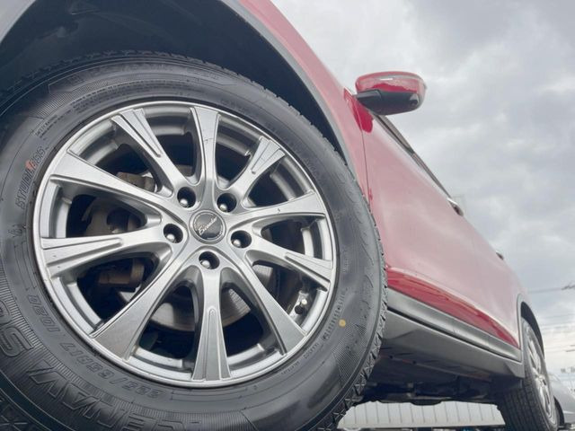 �y�A���~�z�C�[���z�O�ςɃ}�b�`�����A���~�z�C�[���𑕒����Ă���܂��B�e��A���~�z�C�[����A�X�^�b�h���X�^�C�����戵�����Ă���܂��B���񂲑��k����������