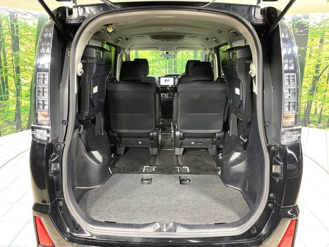 ���i�̂���������ʋ΁A���}���ɏ\���ȉ׎��X�y�[�X���m�ۂ��Ă���܂��B�Z�J���h�V�[�g��|���ƁA�傫�ȉו��̐ύڂ��\�ł���