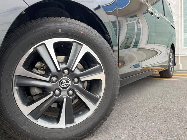 �y����16�C���`�A���~�z�C�[���z�O�ςɃ}�b�`���������A���~�z�C�[���𑕒����Ă���܂��B�e��ЊO�A���~�z�C�[����A�X�^�b�h���X�^�C�����戵�����Ă���܂��B���񂲑��k����������