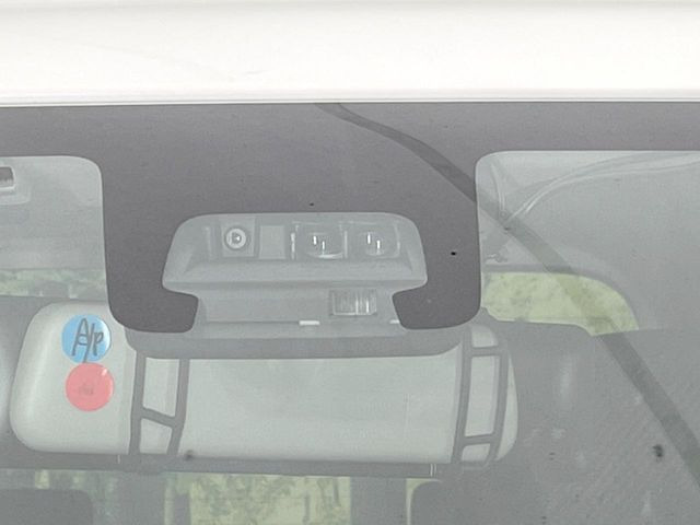 �y�X�Y�L �Z�[�t�e�B�T�|�[�g�z���s���ɑO���̎ԗ�����F�����A�Փ˂������Ȏ��͌x��ƃu���[�L�ŏՓˉ���Ɣ�Q�y�����A�V�X�g�B�����S�Ƀh���C�u�����y���݂��������܂��B