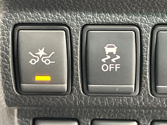 �y�C���e���W�F���g�G�}�[�W�F���V�[�u���[�L�z�t�����g�J�����őO���̎ԗ�����s�҂����m�B�Փ˂������Ȏ��͏Փ˔�Q�y���u���[�L���쓮�A�Փˉ�����T�|�[�g�B�����S�Ƀh���C�u�����y���݂��������܂��B