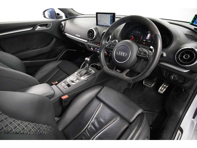 RS3スポーツバック2.5 4WD