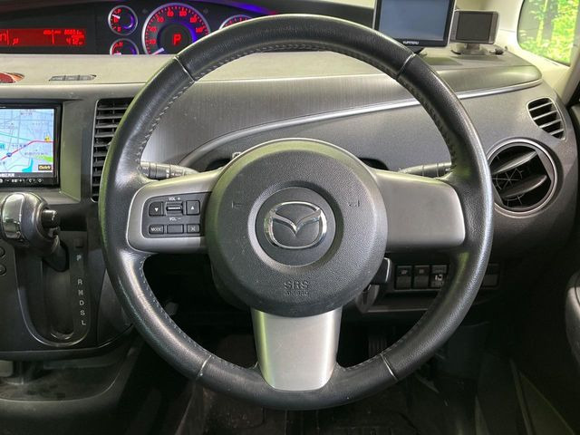 �y�����v�����X�e�A�����O�z�㎿�Ȋv���g�p���邱�ƂŁA��ɂ����������݂ƂĂ��^�]���₷���n���h���ł���