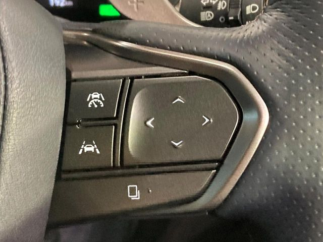 【レーダークルーズコントロール】高速道路での長距離走行が楽に!!自動で速度を保つクルーズコントロールが、衝突軽減システムと連携し、前方の車両を感知して車間を保つように速度調節してくれます!!