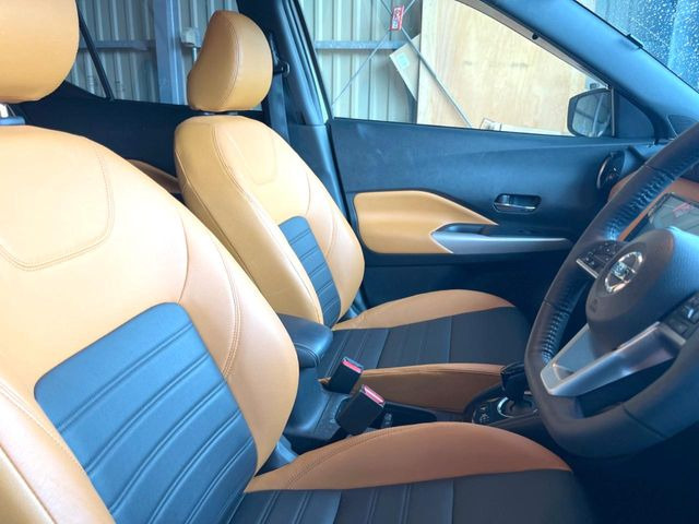 【本革シート】上質な本革を使用し、高級感あふれる本革シート。常に体に触れる部分だから、座り心地の良さにはこだわりたいですね♪汚れの付着や劣化を抑制する内装コーティング施工もおススメですよ♪