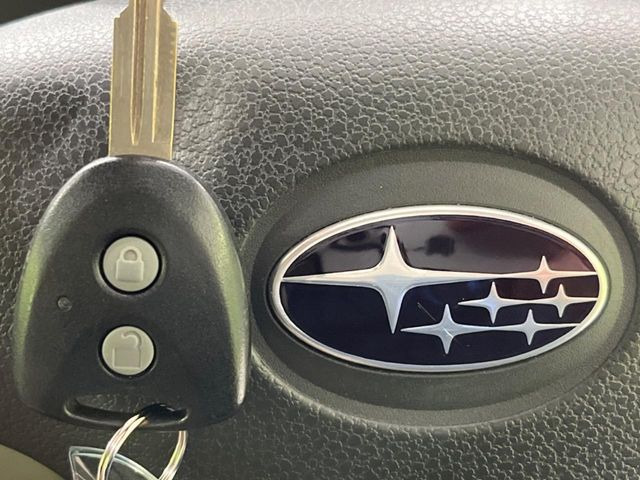 【キーレス】少し離れた場所からでもボタン一つでドアの開錠・施錠ができるのでとっても便利!ドアの鍵穴周りに傷をつけることもありません♪