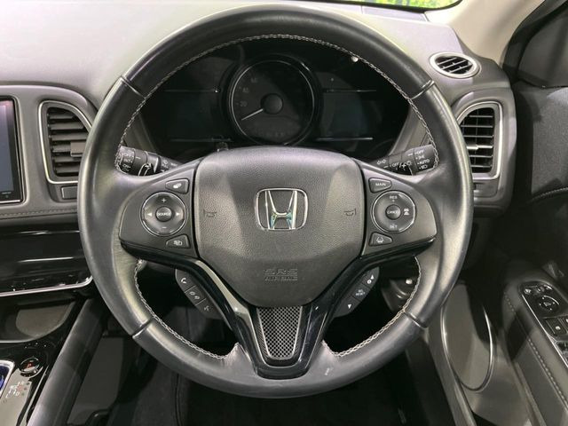 �y�����v�����X�e�A�����O�z�㎿�Ȋv���g�p���邱�ƂŁA��ɂ����������݂ƂĂ��^�]���₷���n���h���ł���