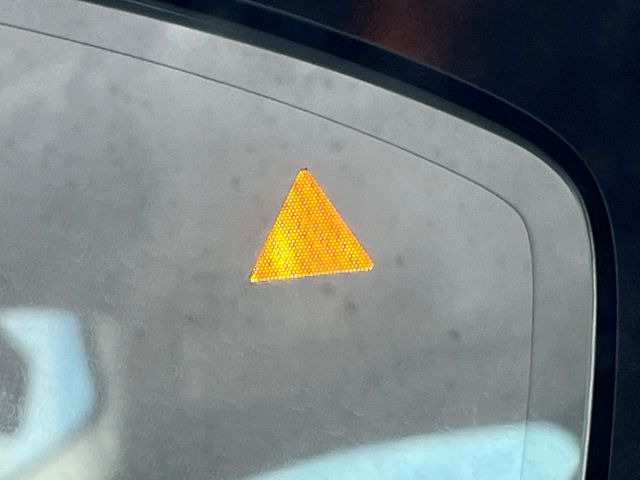 �y�u���C���h�X�|�b�g���j�^�����O�z���s���A�h�A�~���[�̎��p�ɂȂ�₷���ӏ��Ɍ㑱�Ԃ��ڋ߂���ƃT�C�h�~���[�t�߂Ɍx����\���A�h���C�o�[�ɒ��ӊ��N�����Ă���܂��B